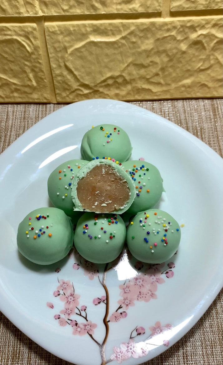 Gluten Free Cake Pops (Dozen)