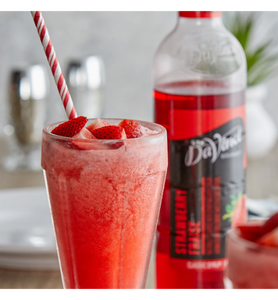 DaVinci Gourmet Classic Strawberry Flavoring / Fruit Syrup 750 mL